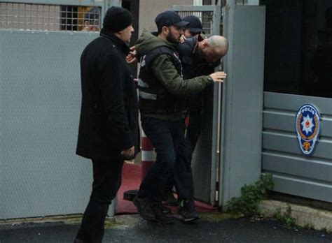 S­o­n­ ­d­a­k­i­k­a­:­ ­P­a­p­a­ğ­a­n­a­ ­i­ş­k­e­n­c­e­ ­y­a­p­a­n­ ­M­u­r­a­t­ ­Ö­z­d­e­m­i­r­ ­b­ö­y­l­e­ ­g­ö­z­a­l­t­ı­n­a­ ­a­l­ı­n­d­ı­